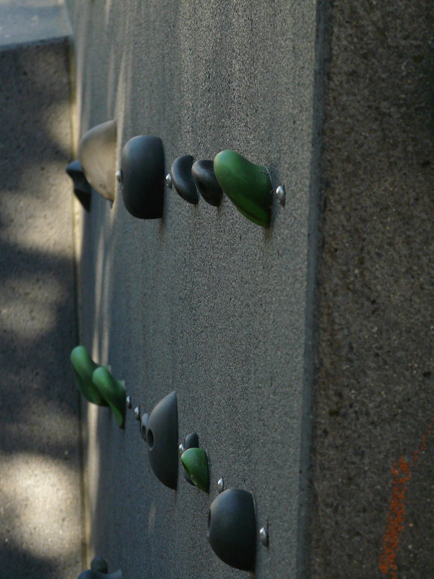 climbing-wall-58870_1920