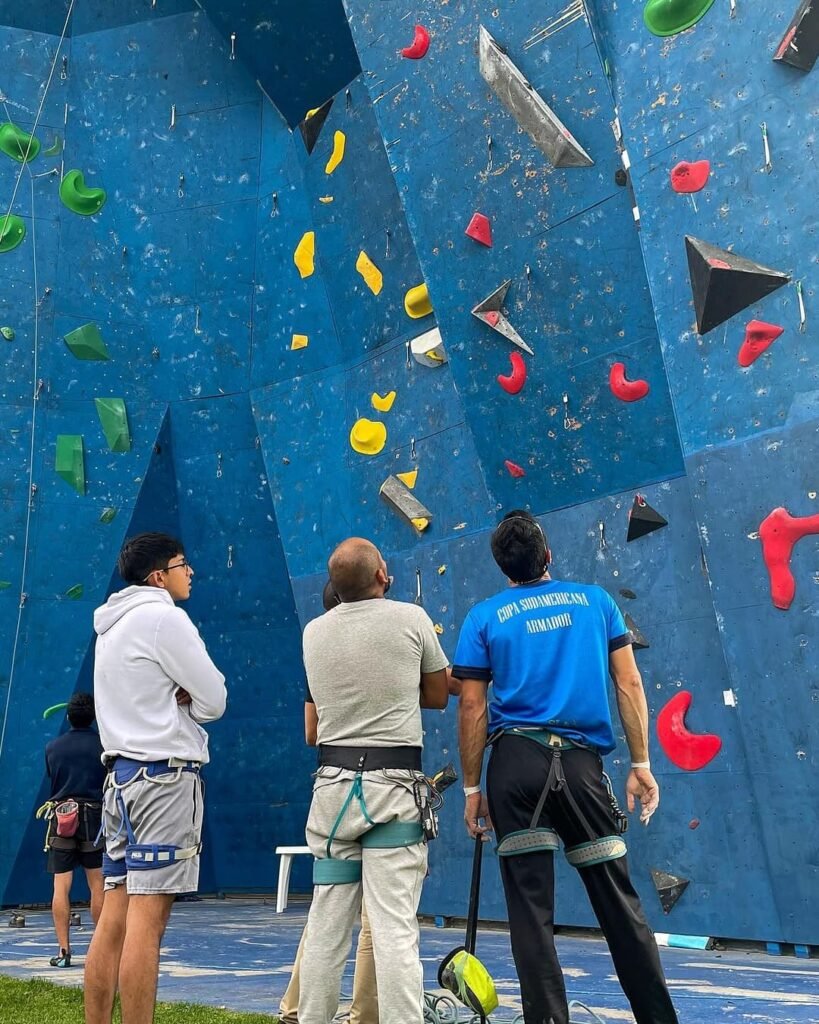 517999224_18512623264049415_2762916839360829055_n-ig-portrait-1080-1350 (1)